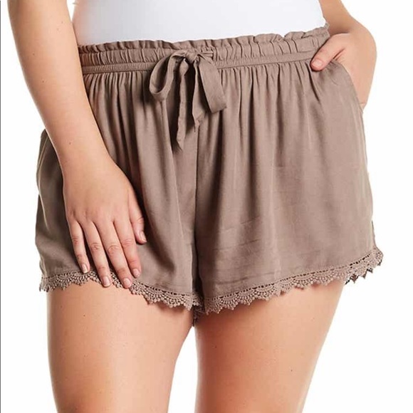Melrose and Market Pants - Melrose and Market Lace Trim Shorts